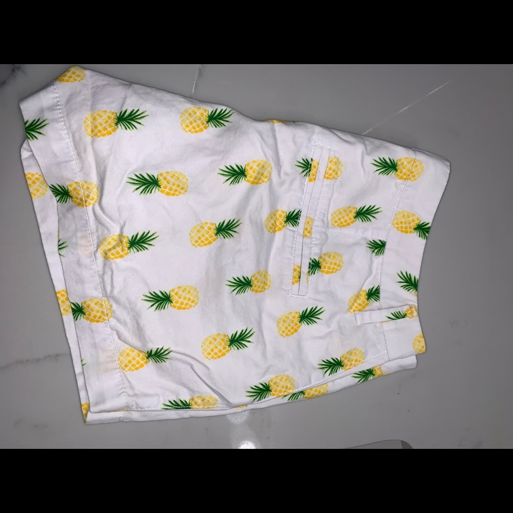 Old navy pineapple shorts